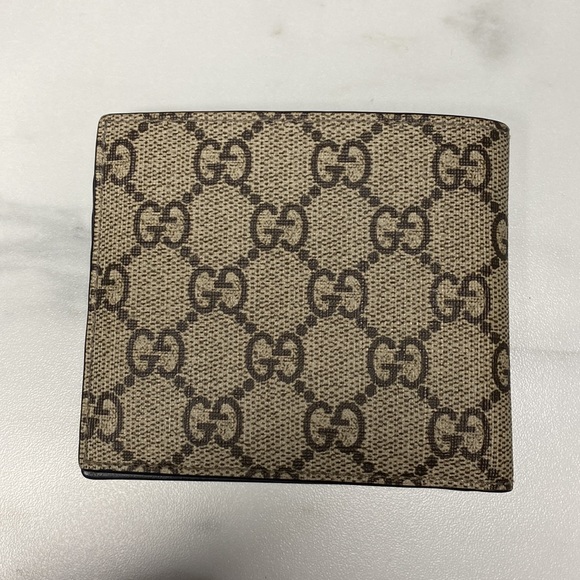 Like New Gucci Tiger Print GG Supreme Wallet - Picture 2 of 4